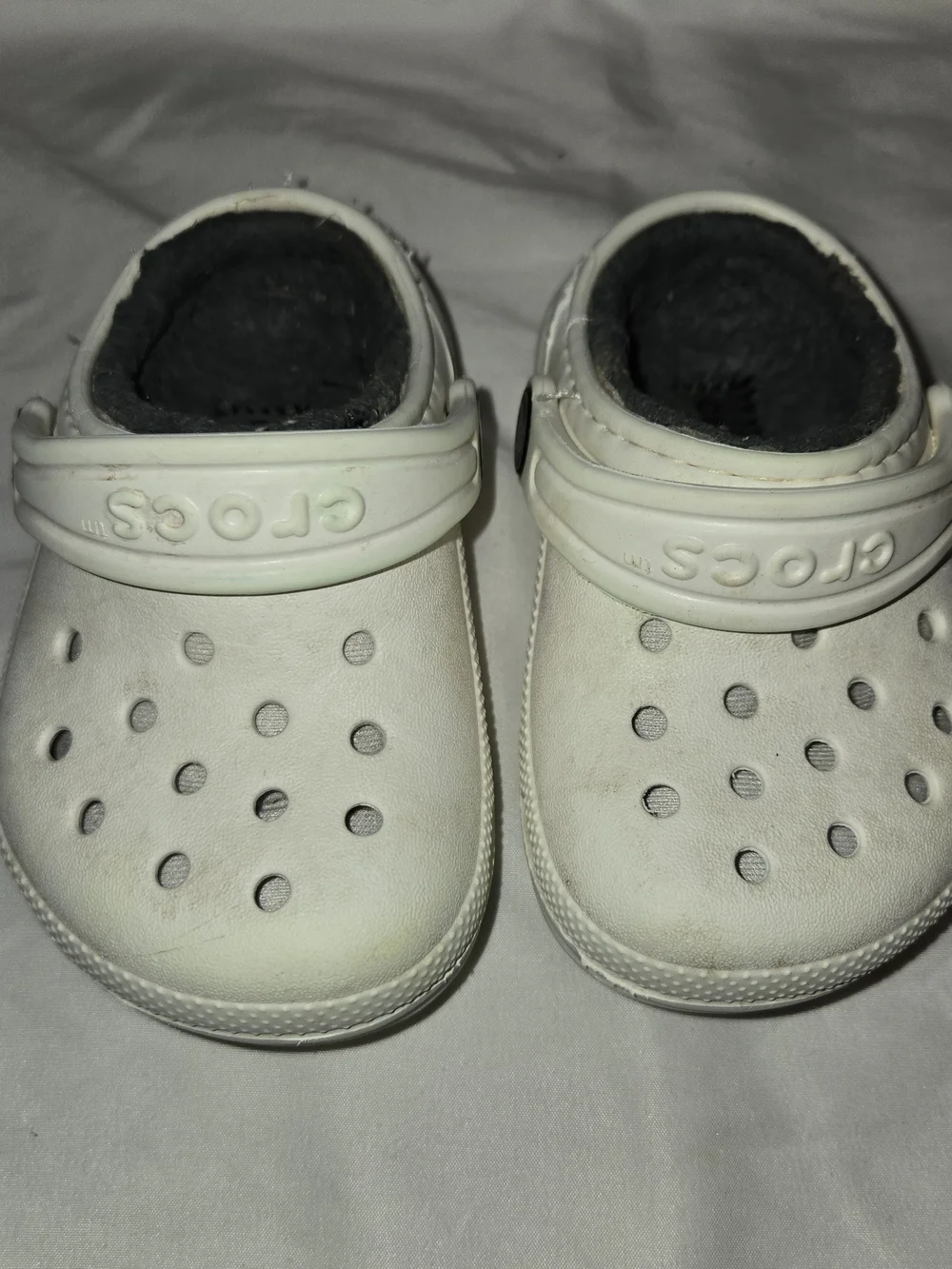 CROCS Kids White Clogs with Black Lining SZ 5C